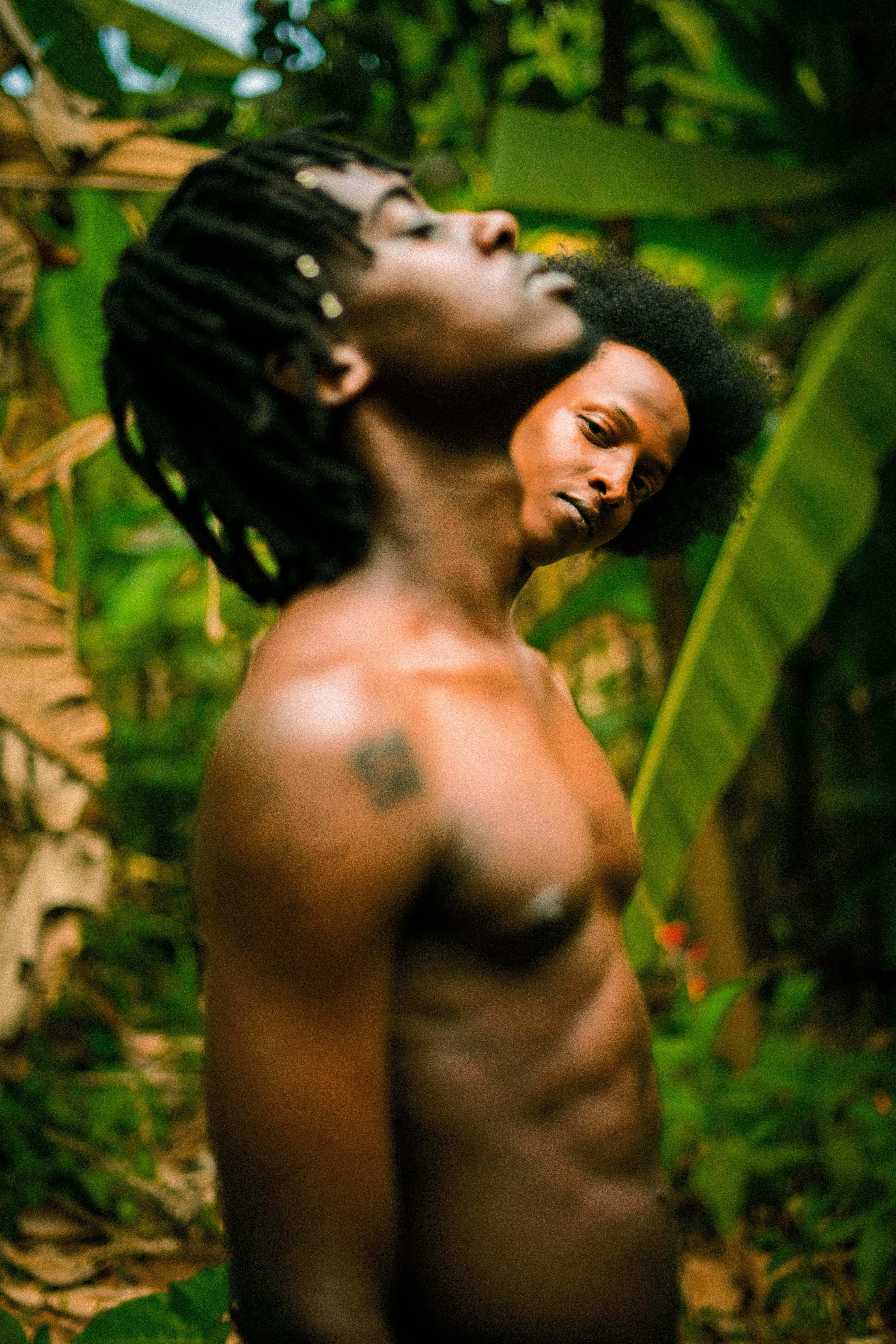 BILLY DICON X GYLAIN OMER~ And if art is sourrounded by ART then let it be art used sony A7III Photography @ni_shimo.rw Artists @gylain_omer @dicon_billy #creative #kigalirwanda #africatotheworld #models